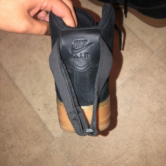 shoes - Picture 3 of 6